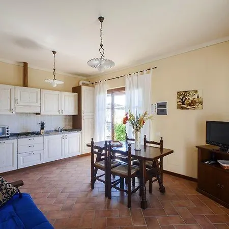Collinella-Trilo-2B Apartment